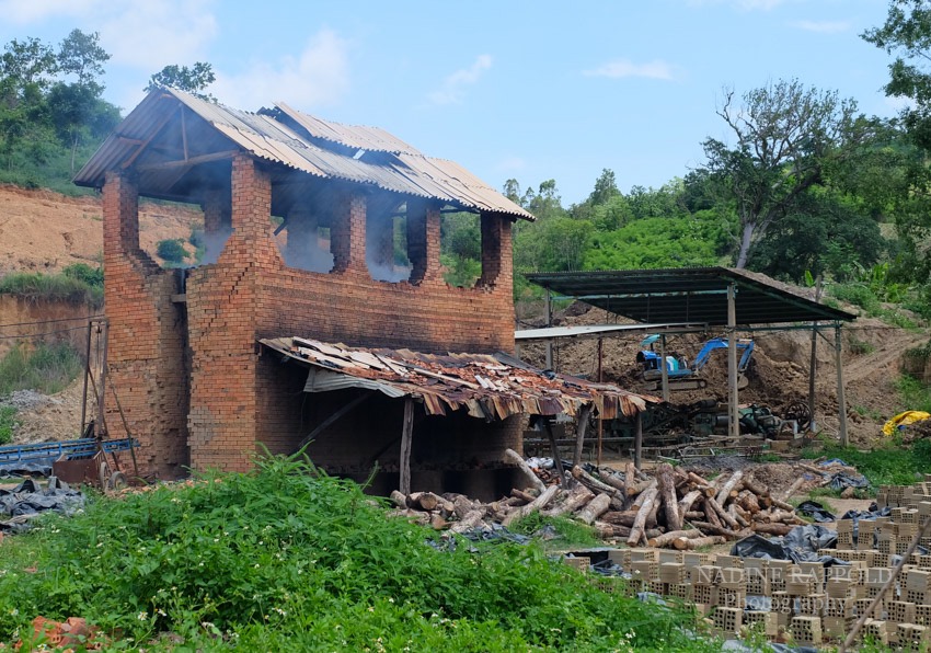 Vietnam Ziegelsteine brennen Haus